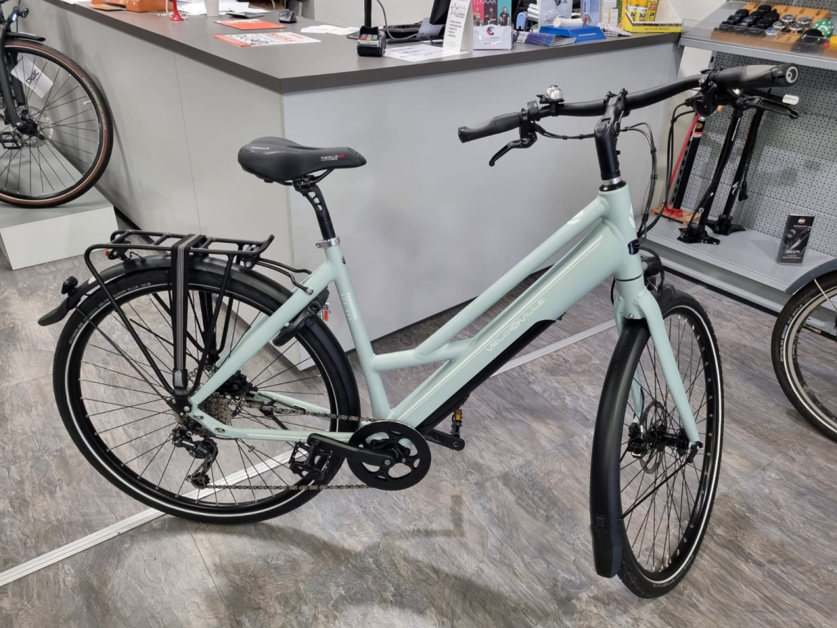 Velo De Ville Aef400 Life/53 9v Ice Blue Mat Demo